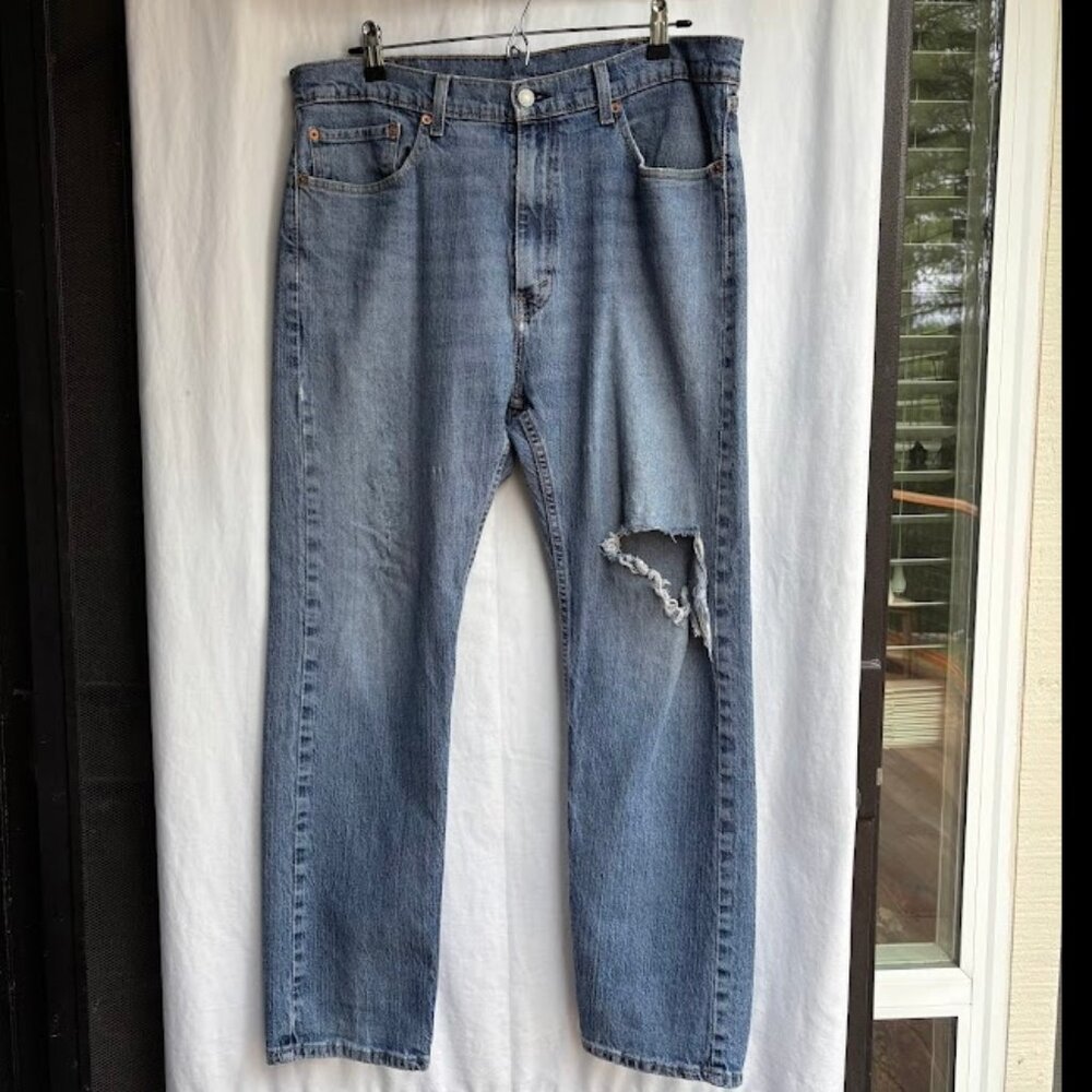 Levi’s 505 Straight Leg Jeans 36x28 (Tagged 34x30) - Distressed Y2K High Rise